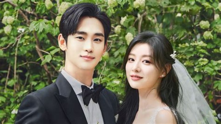 Unveiling The Magic Of Kim Soo-hyun And Love Alarm